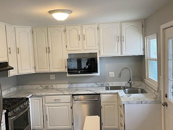 3rd image of 5008 N Renwood Ave