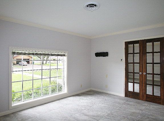 5th image of 203 Birchwood Dr