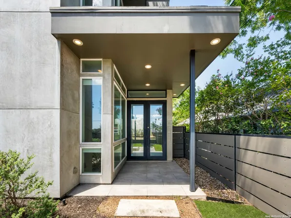 2004 E 8th ST, Austin, TX 78702