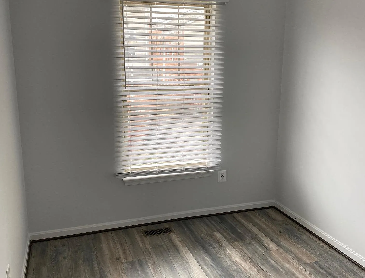 1 bed, $650 — Photo 2