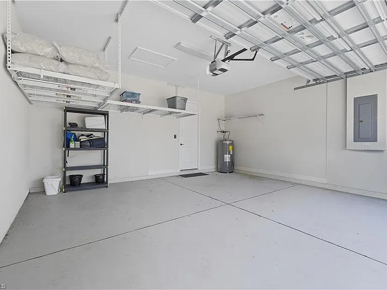 9475 Isla Bella Cir — Photo 33