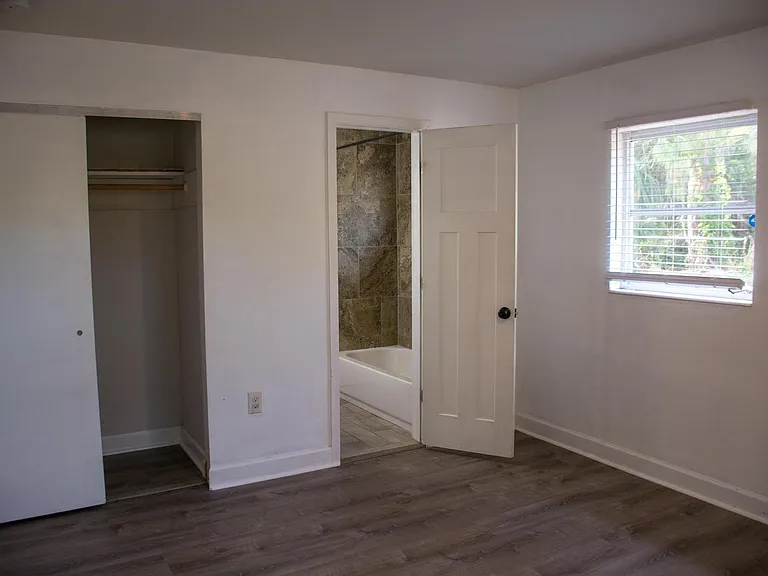 86 Hurwood Ave — Photo 22