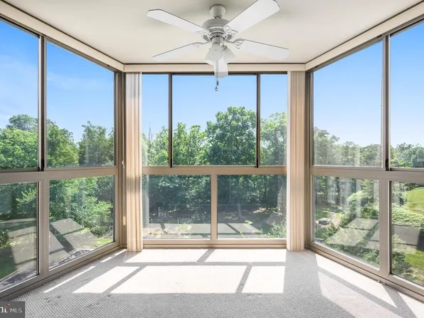 19385 Cypress Ridge Ter Unit 519, Lansdowne, VA 20176