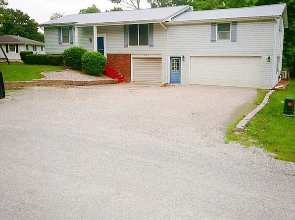 203 Elmwood Dr, Watson, IL 62473