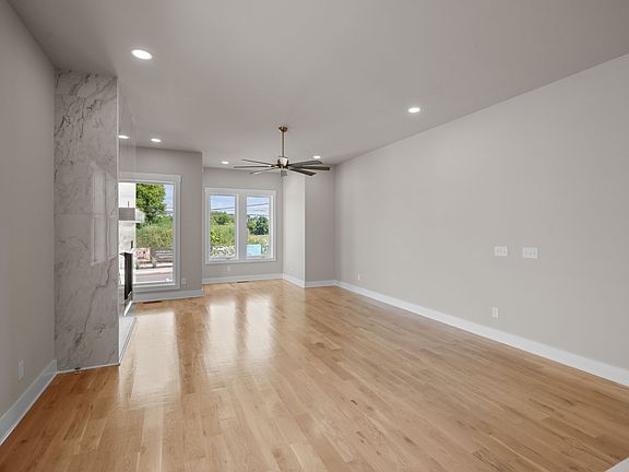 4th image of 2527 W Heiman St #2527