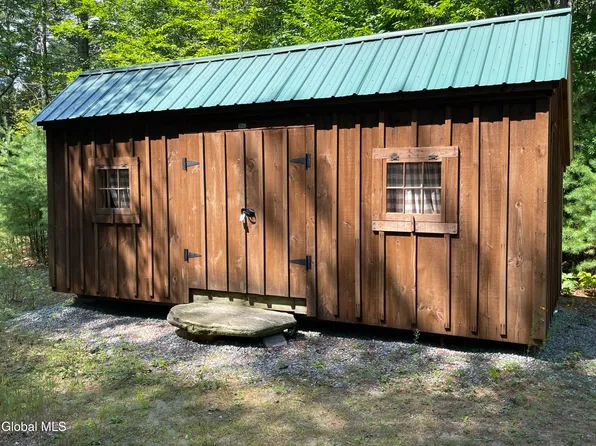 386 Beaver Pond Road, Adirondack, NY 12808
