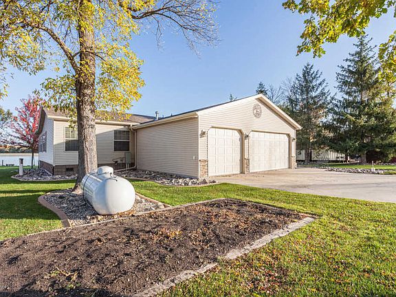 5th image of 45177 Crystal Hills Dr