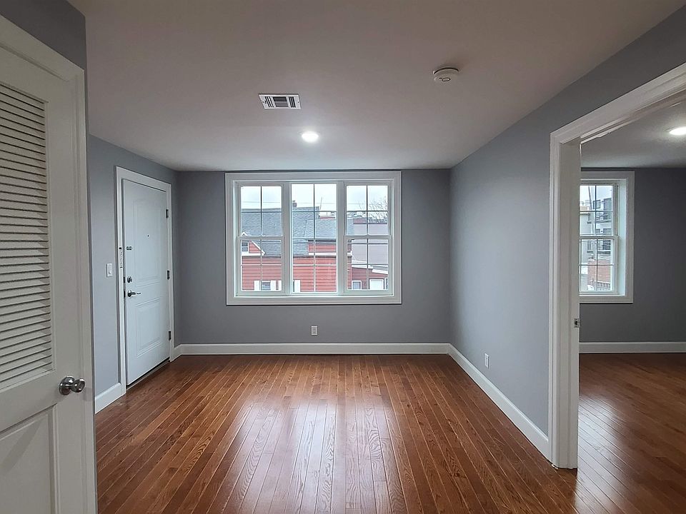 1st image of 100 Griffith St #2L