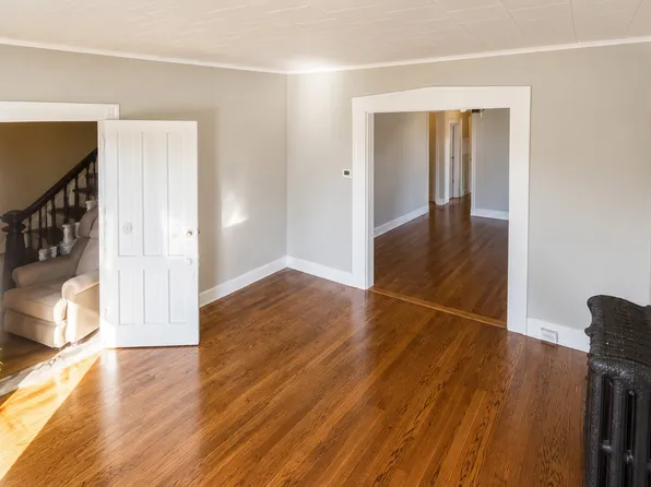 422 4th Ave, Troy, NY 12182