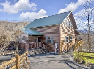 728 Old Ridge Rd, Gatlinburg, TN 37738