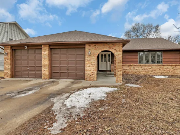 2866 Aurora Ct, Saint Cloud, MN 56303