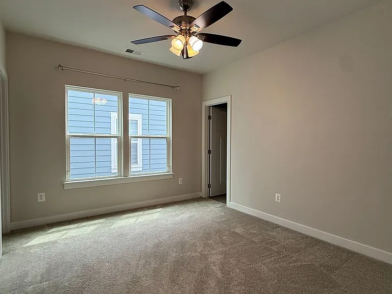 506 Ladywell St — Photo 22