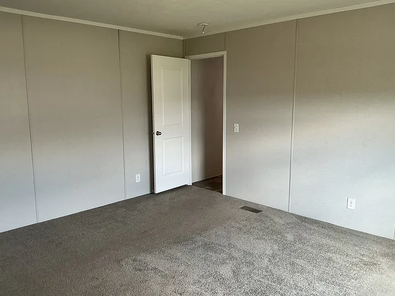 8628 Sandy St #112 — Photo 7