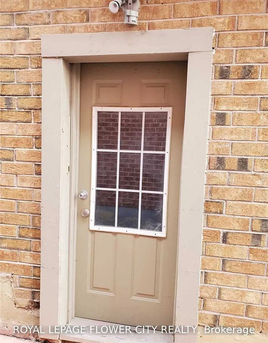 2 bed, $1,800 — Photo 1
