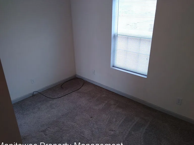 1923 Lincoln St — Photo 11