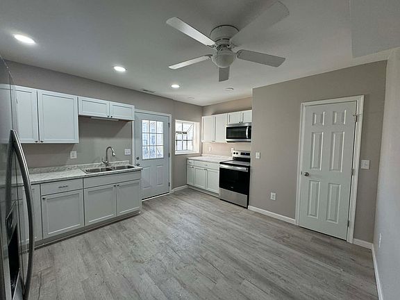 3rd image of 335 N Hanover St #2