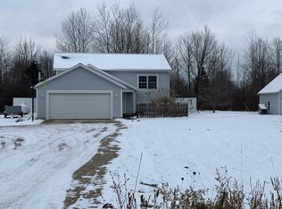 14830 Simmons Ave NE, Cedar Springs, MI 49319