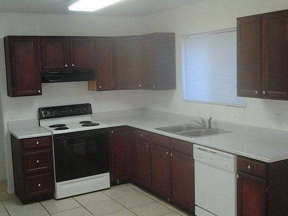 2nd image of 1501 E Topeka Dr