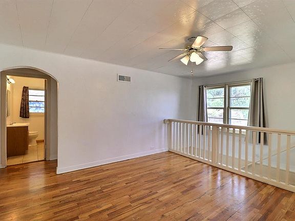 5th image of 210 N 2nd Street