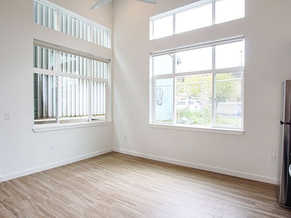 3rd image of 2320 N Vancouver Ave #103