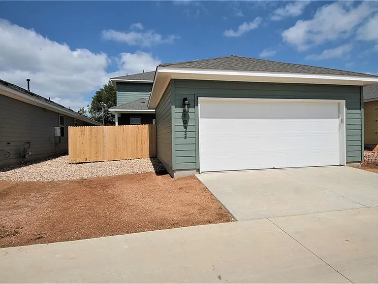 1932 Cypress Gate Dr — Photo 9