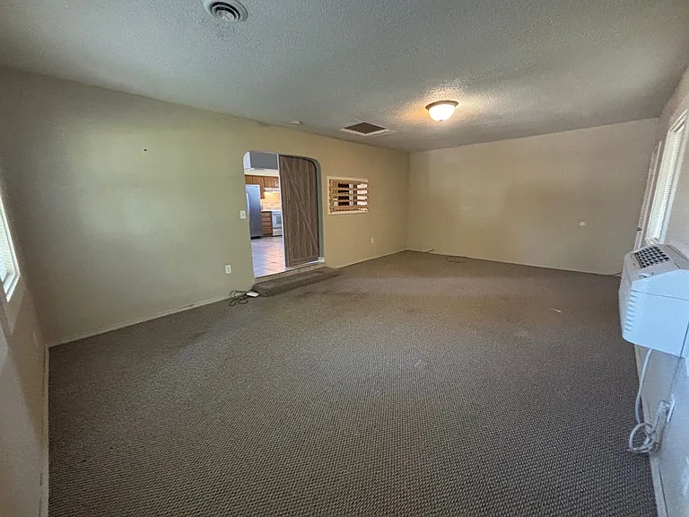 285 W Vicki Ave — Photo 11