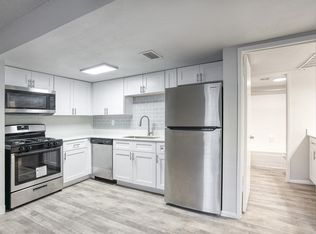 708 N Country Club Dr APT 223, Mesa, AZ 85201