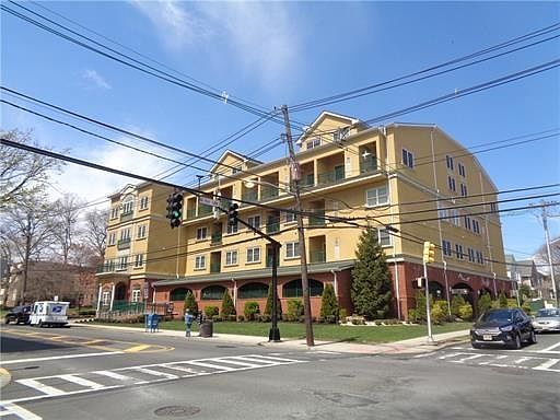 2nd image of 201-211 W Jersey St APT 420