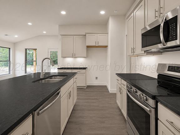 3rd image of 1305 Sioux Pl