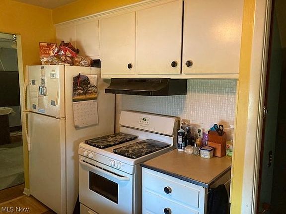 3rd image of 12421 Longmead Ave