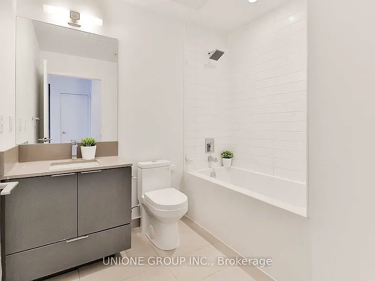 181 Dundas St E #502 — Photo 11