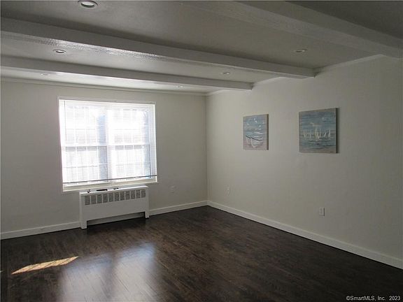 3rd image of 25 Nob Hill Cir Unit C