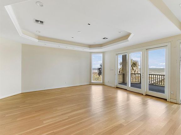 5th image of 19063 Kahala Dr E