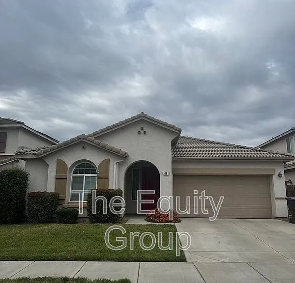 3142 W Sweet Ave — Photo 1