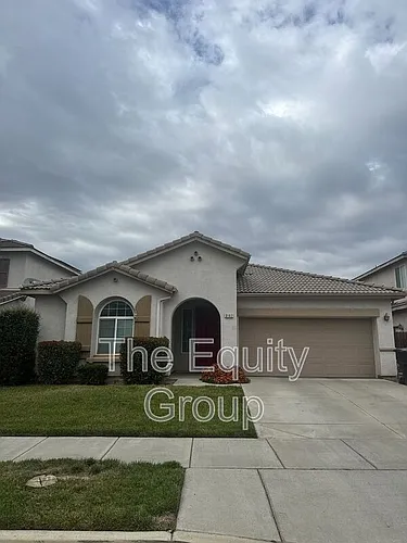 3142 W Sweet Ave Photo 1