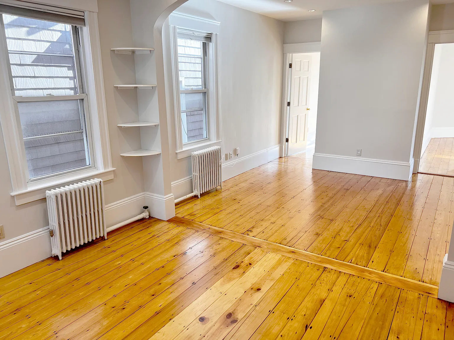 2 bed, 888 sqft, $3,700 — Photo 4
