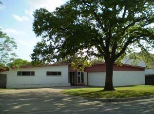 1704 Montrose Dr, River Oaks, TX 76114