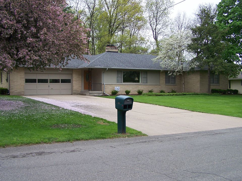 1st image of 3879 Baywood Dr SE