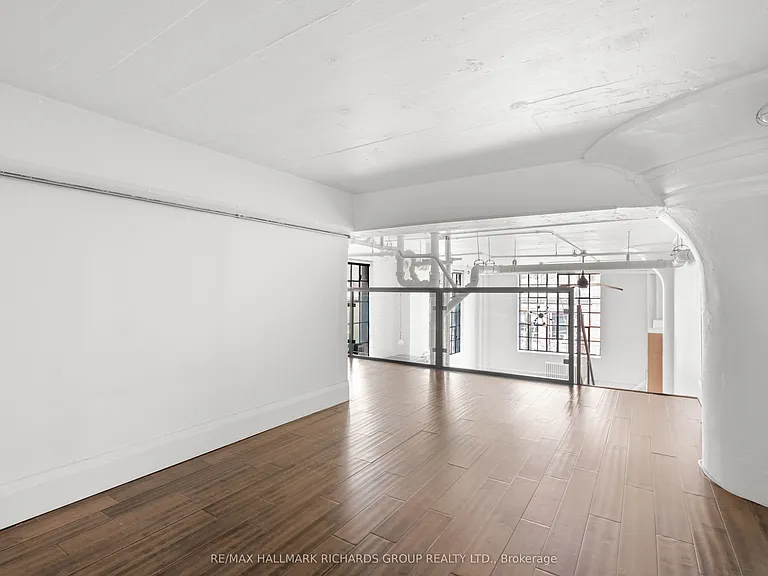 245 Carlaw Ave #202B — Photo 18