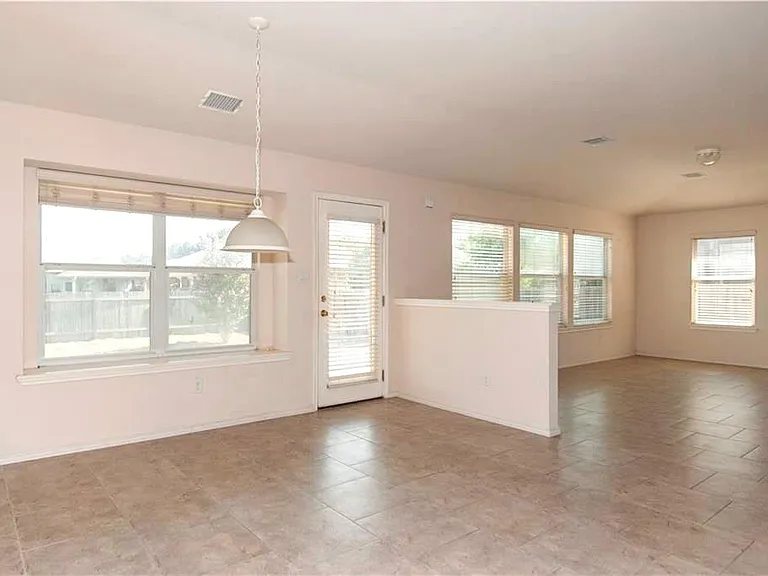 1315 Lou Gehrig Ln — Photo 14
