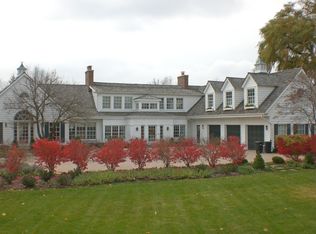 1251 Winwood Dr, Lake Forest, IL