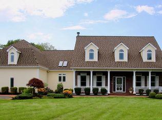 5 Rockridge Cir, Spencerport, NY 14559