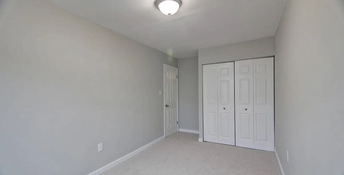Building Photo - 2790 Patrick Henry Dr #2