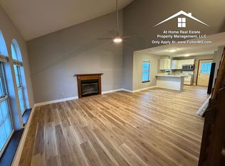 2711 Mayflower Dr, Columbia, MO 65202