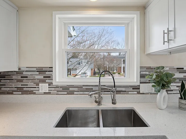 2728 Yost Blvd — Photo 39