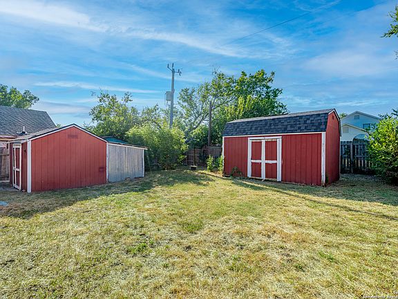 3rd image of 6322 BRITTANY FARM
