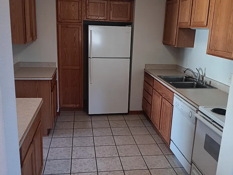 585 Kelvington Dr #3 — Photo 3