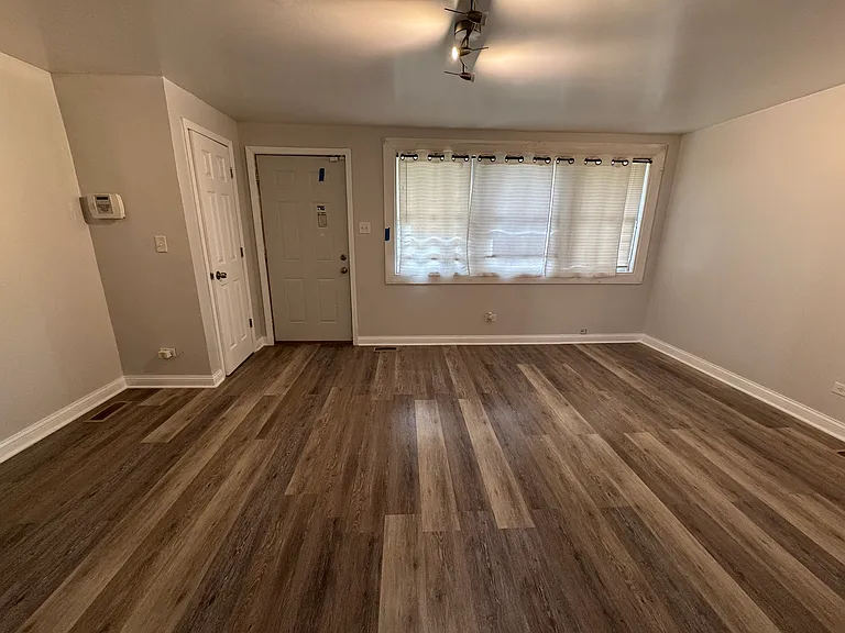 6733 S Racine Ave — Photo 5