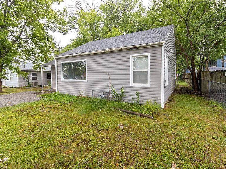 210 Highview Ave — Photo 34