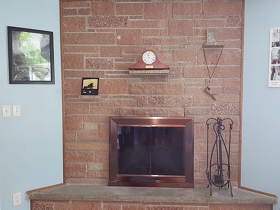 Wood burning fireplace 